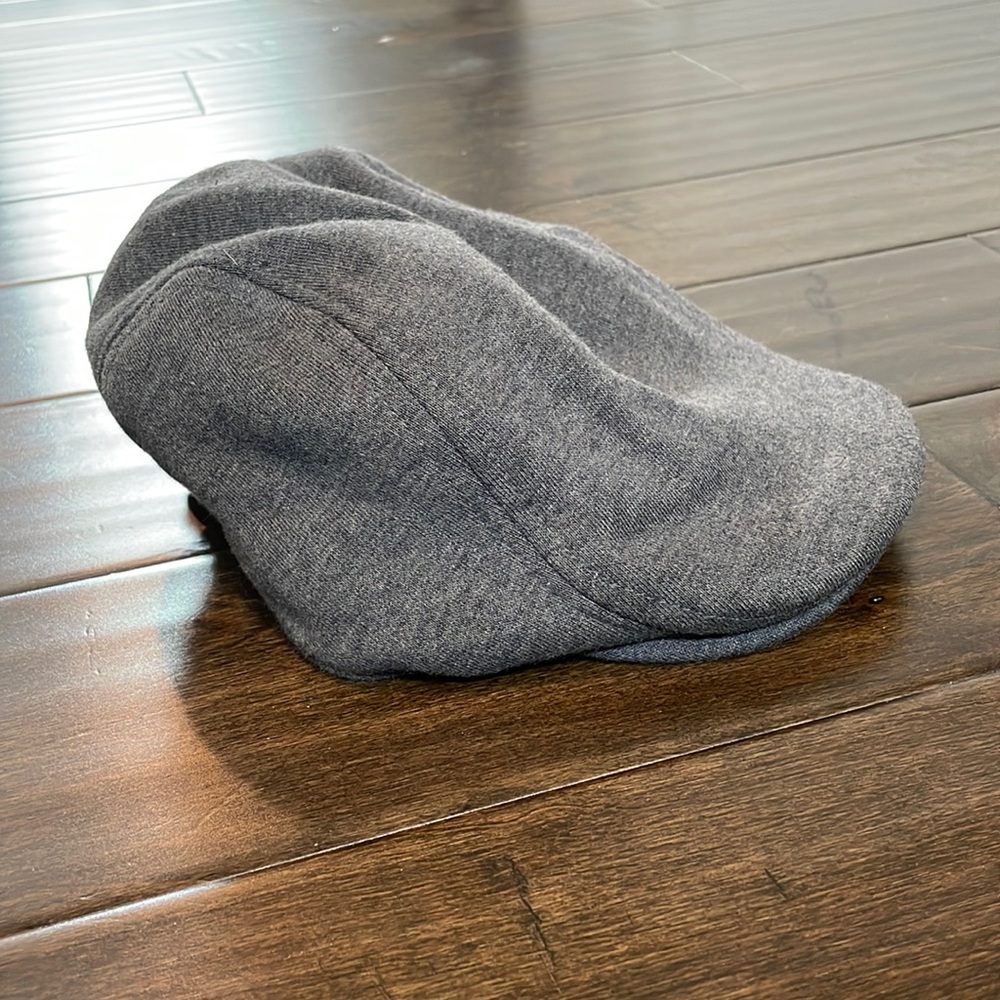 Knit newspaper boy hat